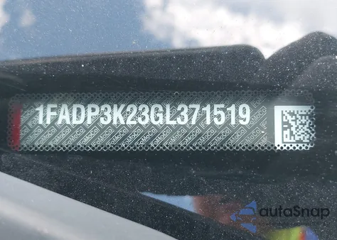 2016 Ford Focus Se z USA, uszkodzony, nr VIN 1FADP3K23GL371519